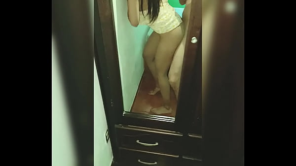 Espiando a mi P CAMBIÁNDOSE en su CUARTO! Ve lo que PASÓ! Latinas Calientes! #2