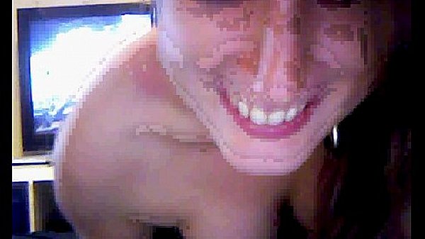 Young girl sucks her boyfriend’s cock on webcam